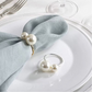 Servettring med pärlor – elegant detalj för en stilfull dukning som passar alla speciella tillfällen